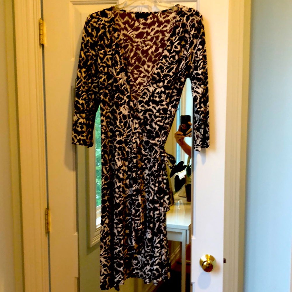 BCBGMAXAZRIA beautiful chocolate brown and cream wrap dress. EUC.